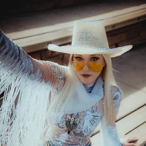 Meet your Posher, Eriga